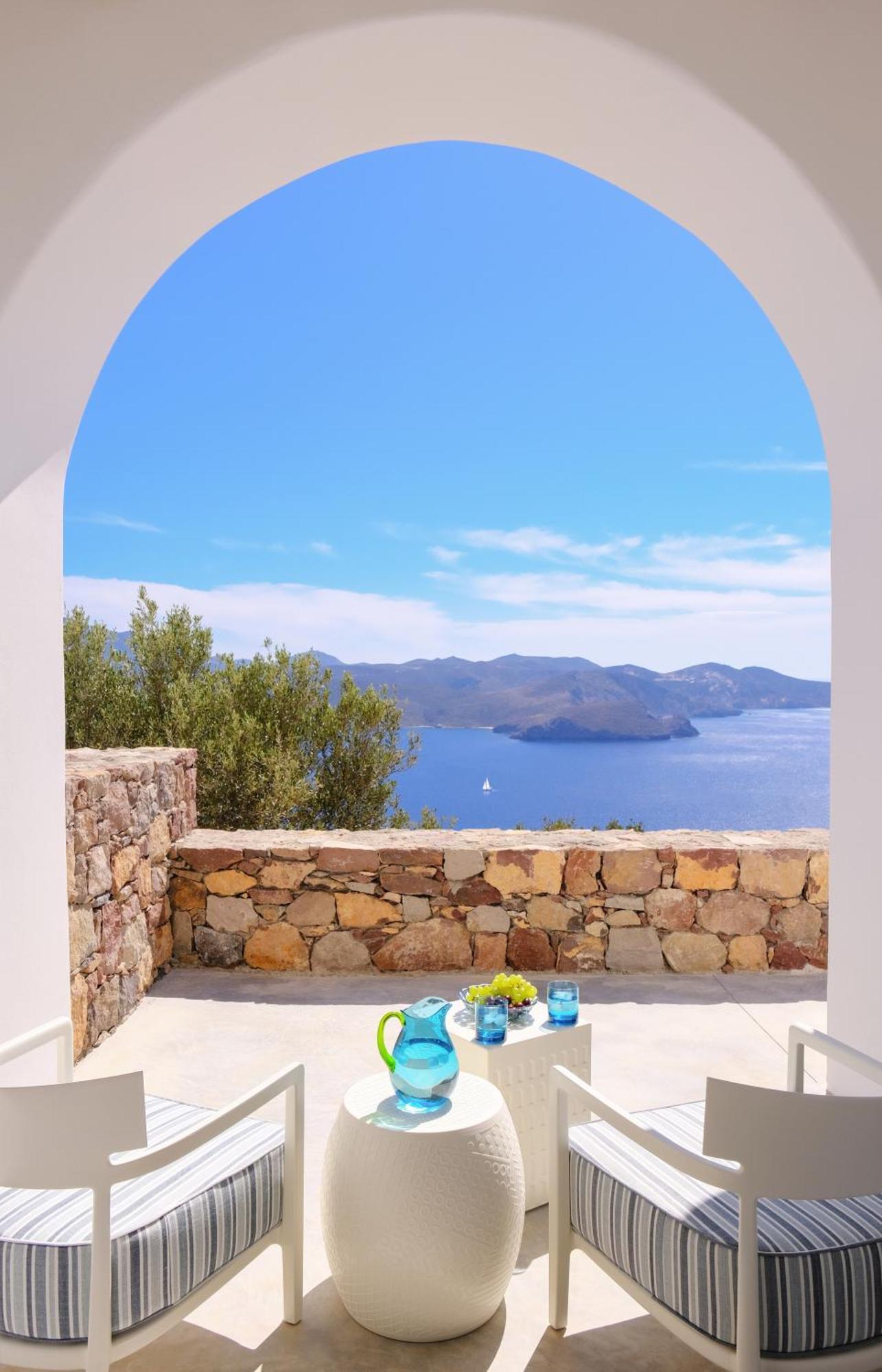 Odyssey Rock Milos Sunset Suites Plaka  Номер фото