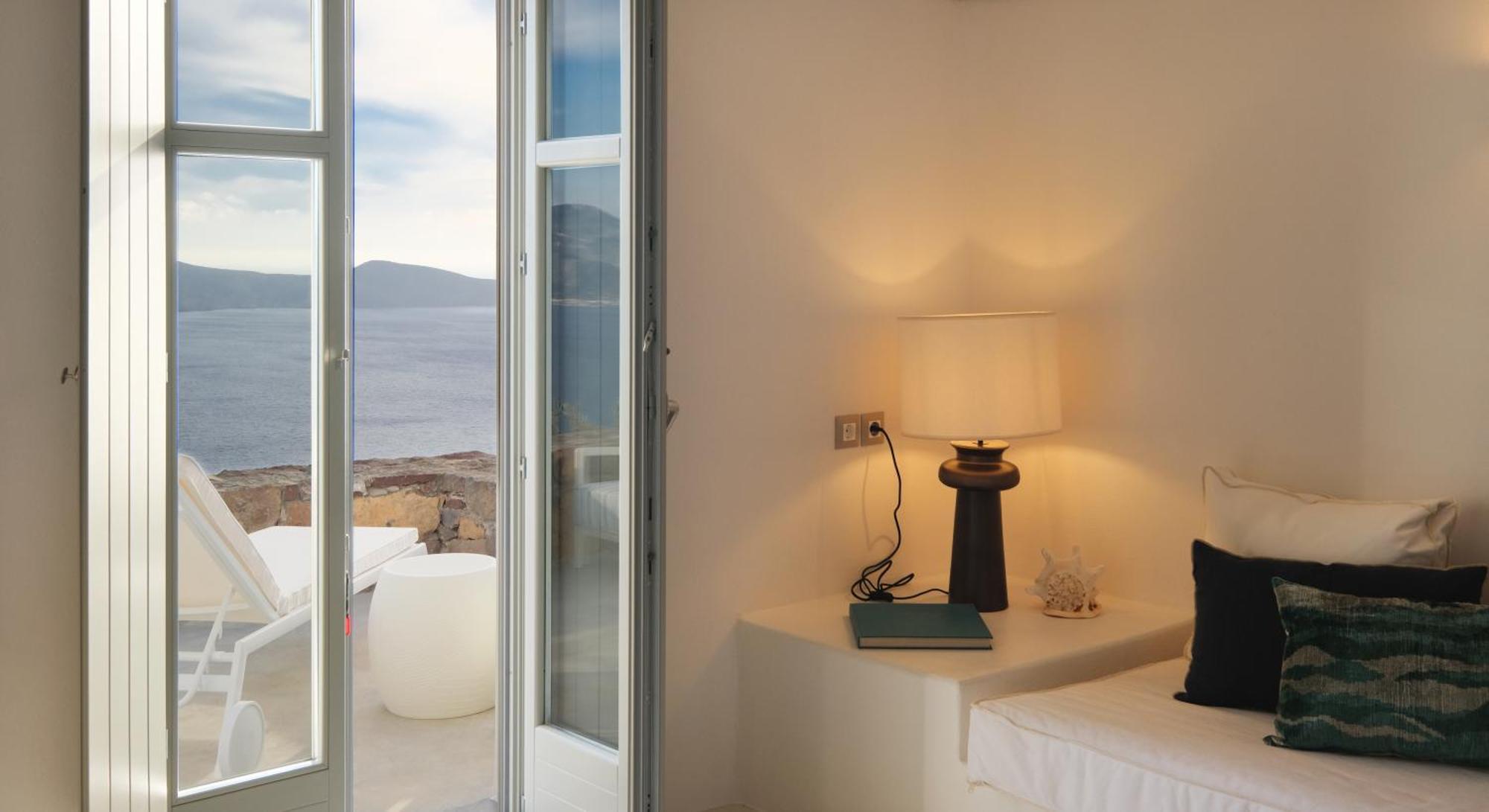 Odyssey Rock Milos Sunset Suites Plaka  Экстерьер фото
