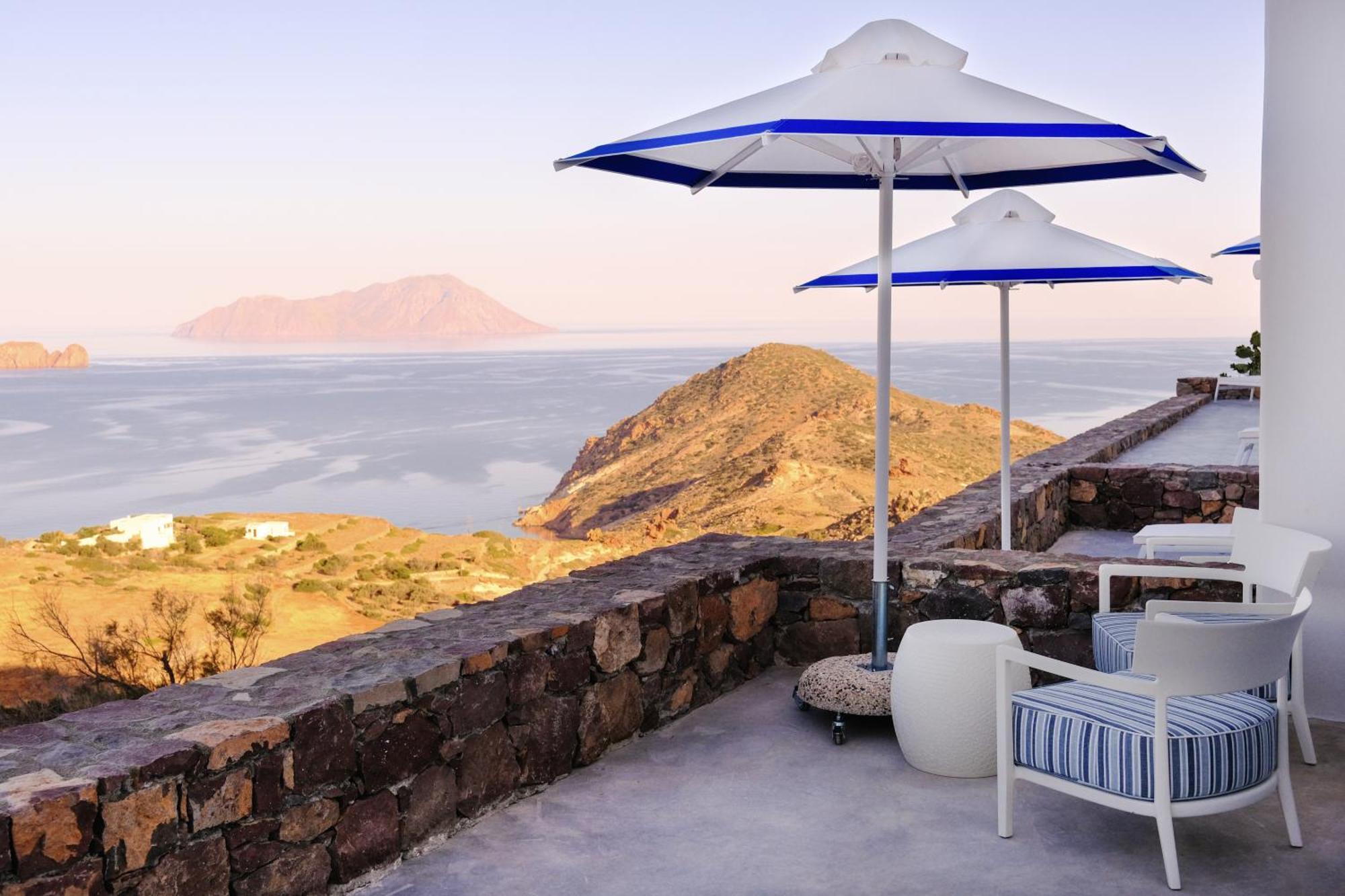Odyssey Rock Milos Sunset Suites Plaka  Экстерьер фото