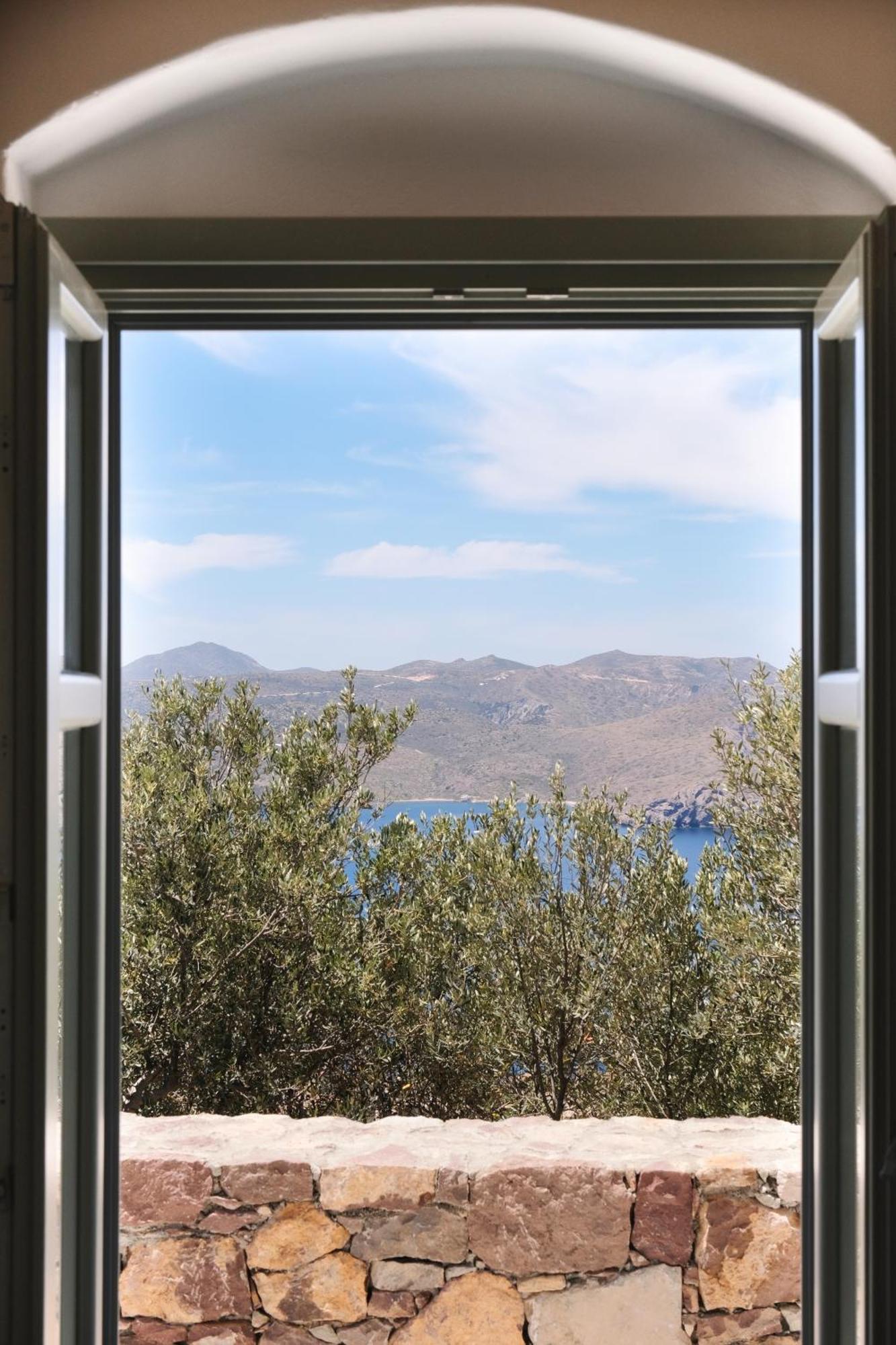 Odyssey Rock Milos Sunset Suites Plaka  Экстерьер фото
