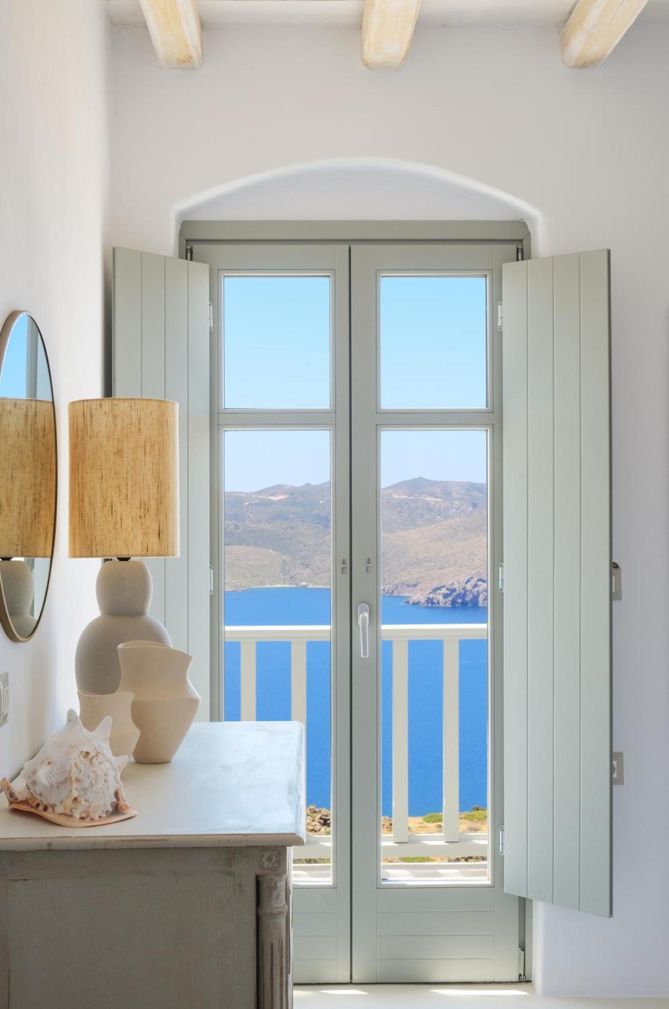 Odyssey Rock Milos Sunset Suites Plaka  Экстерьер фото