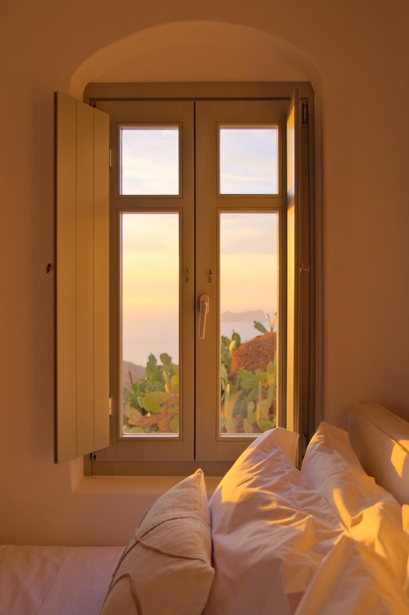 Odyssey Rock Milos Sunset Suites Plaka  Номер фото