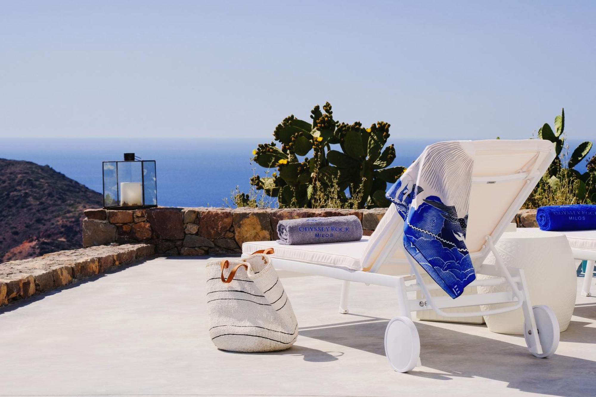 Odyssey Rock Milos Sunset Suites Plaka  Номер фото