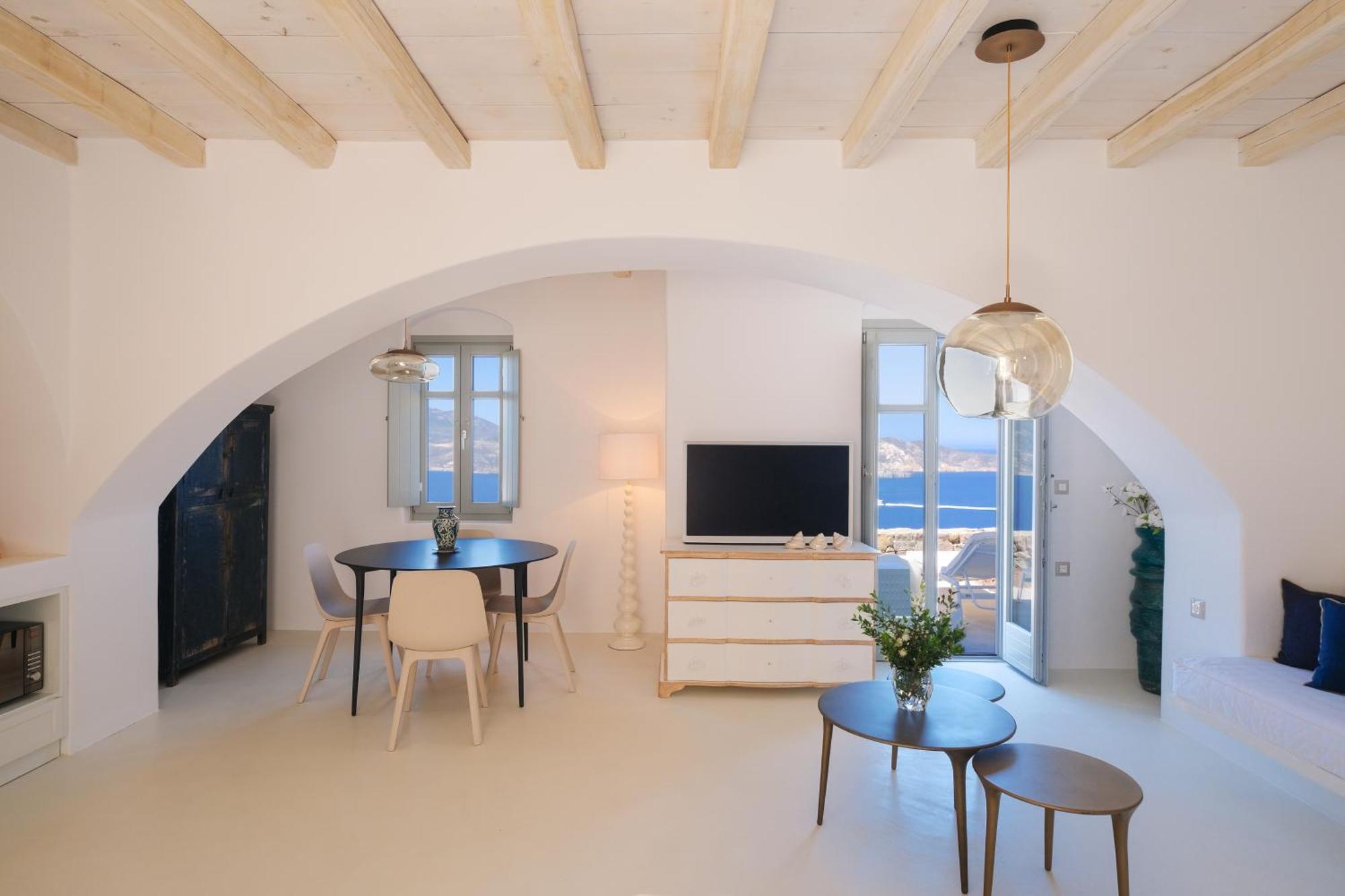 Odyssey Rock Milos Sunset Suites Plaka  Номер фото