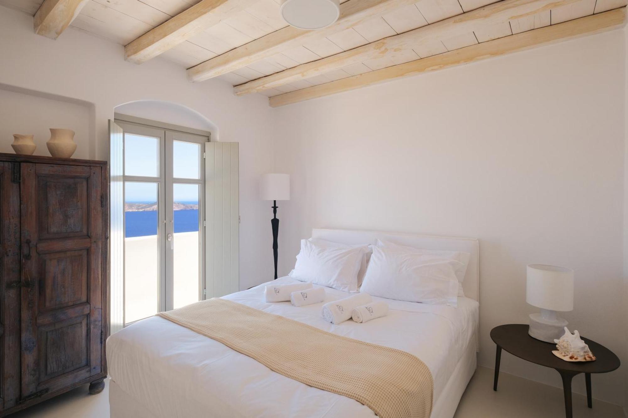 Odyssey Rock Milos Sunset Suites Plaka  Номер фото