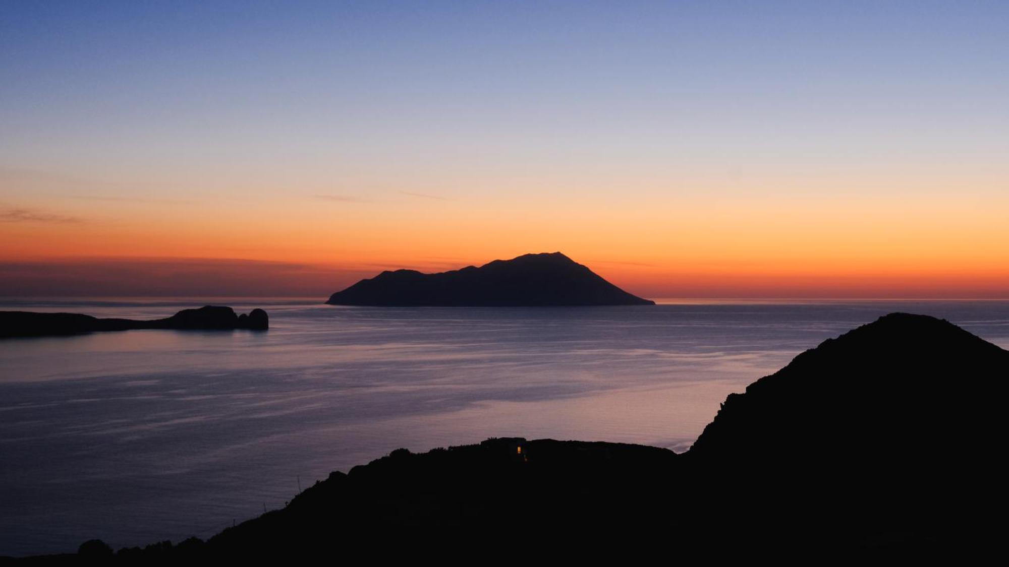 Odyssey Rock Milos Sunset Suites Plaka  Экстерьер фото