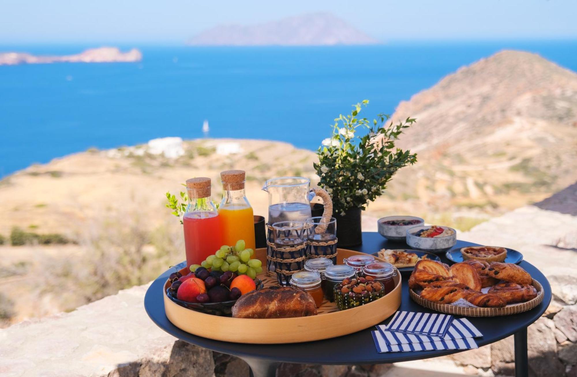 Odyssey Rock Milos Sunset Suites Plaka  Экстерьер фото
